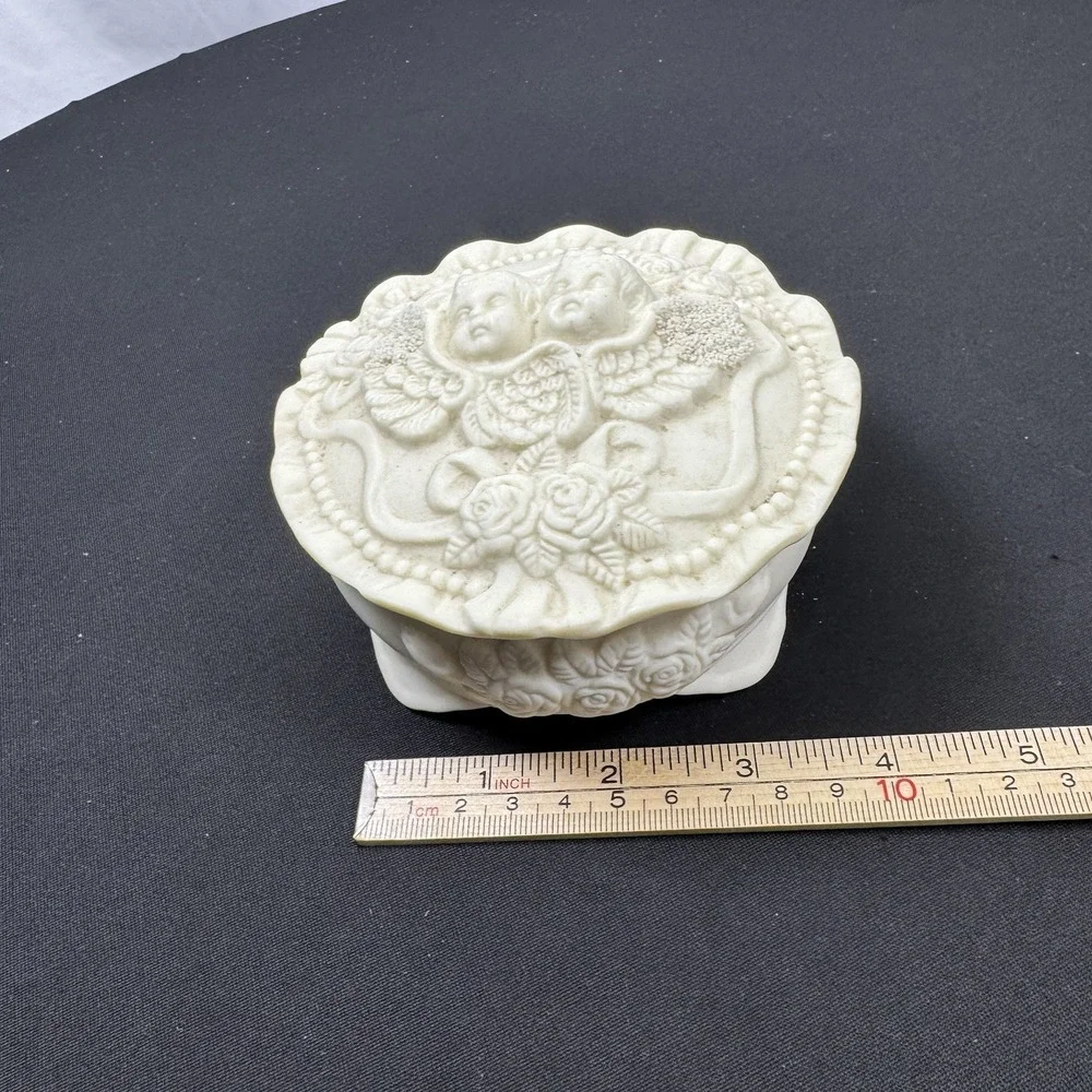 Vintage Trinket Dish White Bisque Cherubs‎ Jewelry with Ruffled Lid Angels Roses